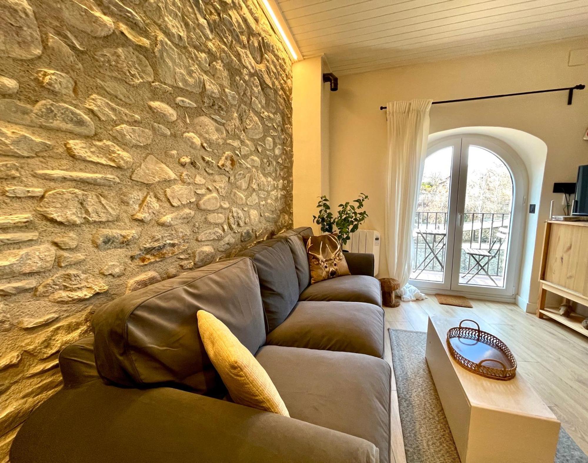 קמפרודון Apartamento Colgante Al Rio Con Vistas Al Puente מראה חיצוני תמונה